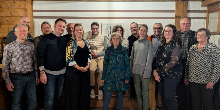 Die Kandidatinnen und Kandidaten der Wählervereinigung SPD/ÜW Schechen